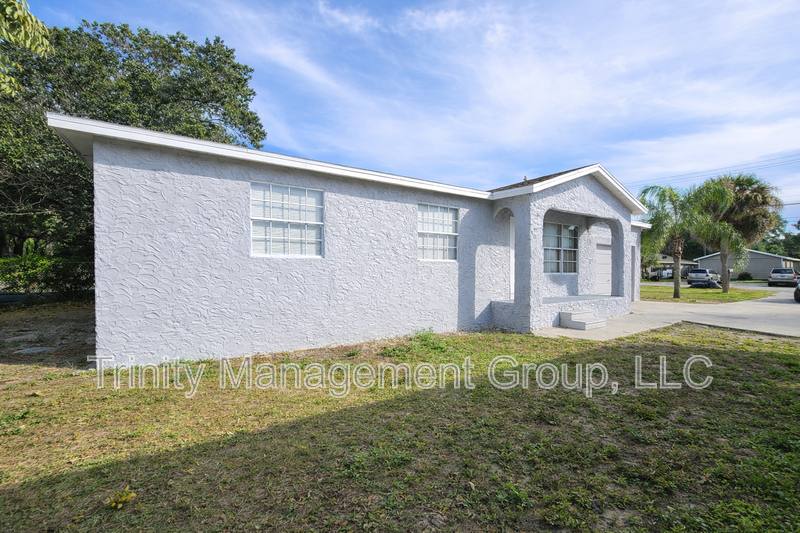 House for rent at 360 Jeru Blvd, Tarpon Springs, FL 34689