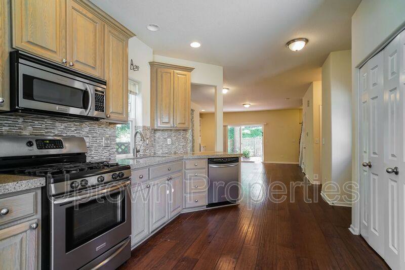 Townhouse for rent at 7306 SW Kelsi Court, Portland, OR 97223