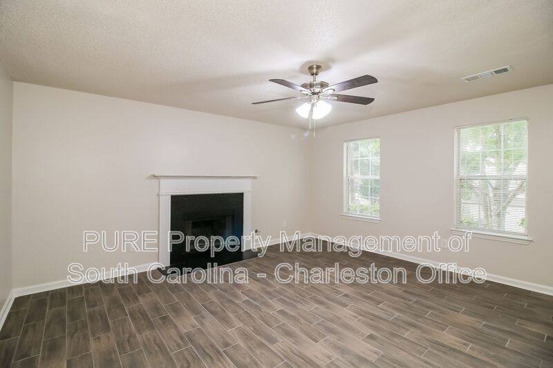 House for rent at 312 Macgregor Dr, Summerville, SC 29486