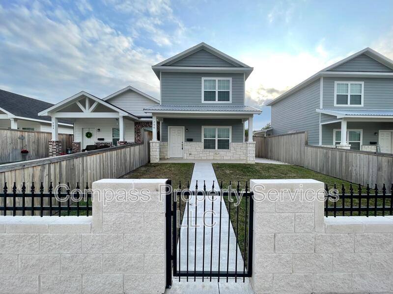 House for rent at 706 S Main St, McGregor, TX 76657