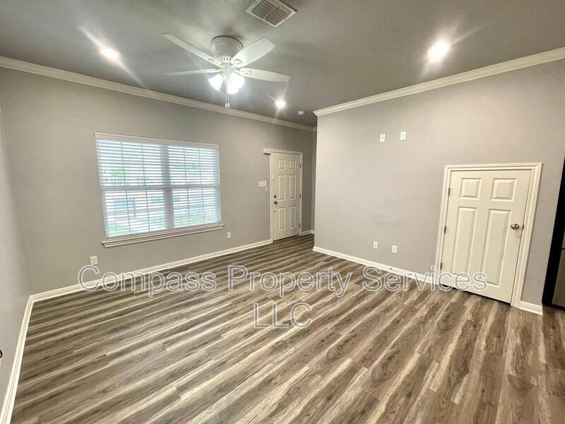 House for rent at 706 S Main St, McGregor, TX 76657