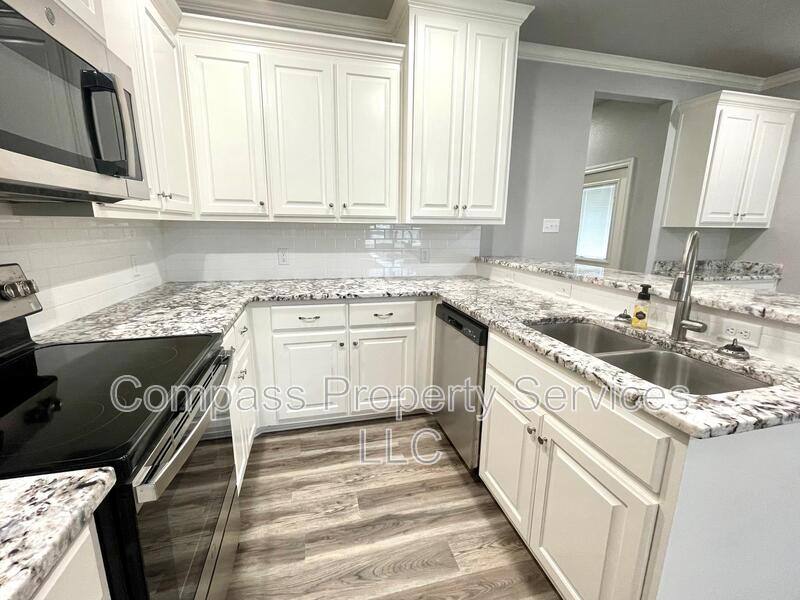House for rent at 706 S Main St, McGregor, TX 76657