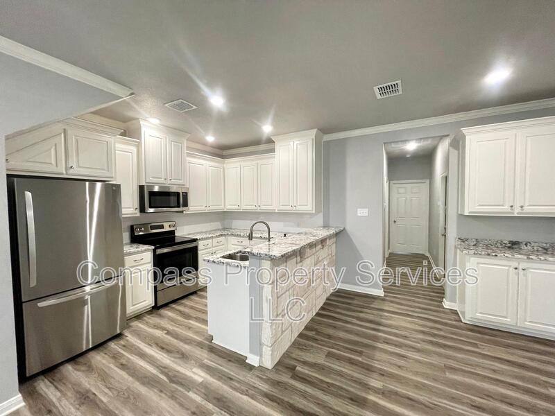 House for rent at 706 S Main St, McGregor, TX 76657
