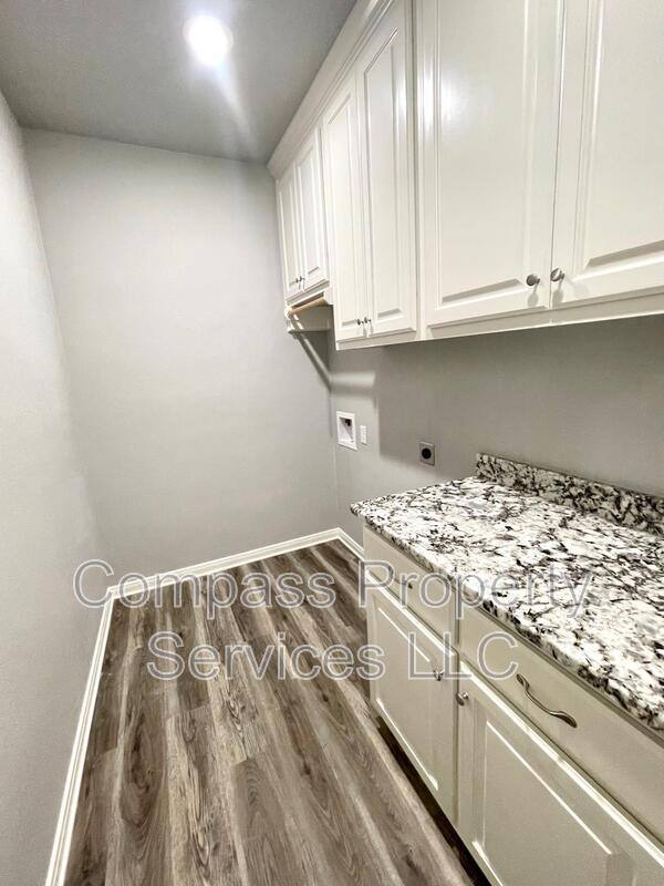 House for rent at 706 S Main St, McGregor, TX 76657