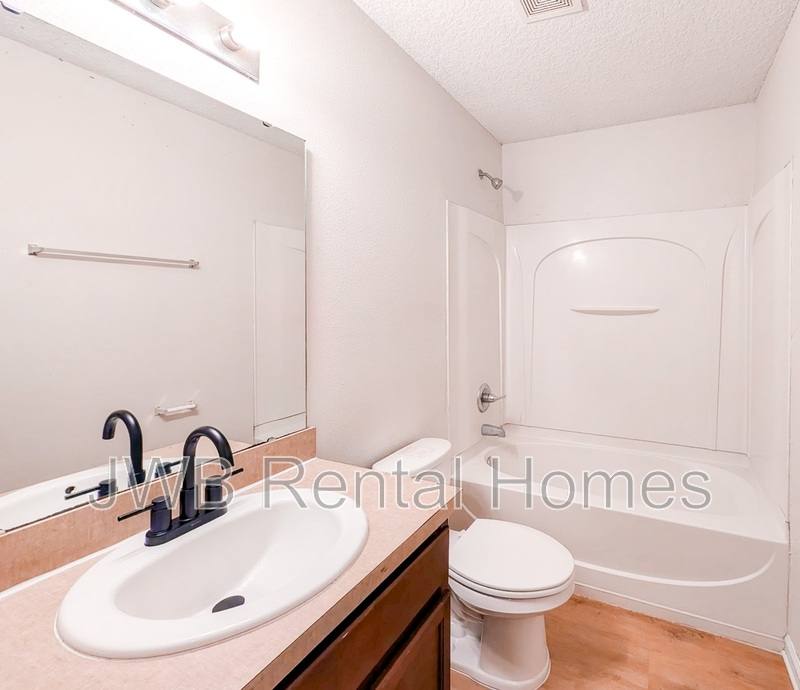 House for rent at 2037 Sessions Lane, Jacksonville, FL 32207