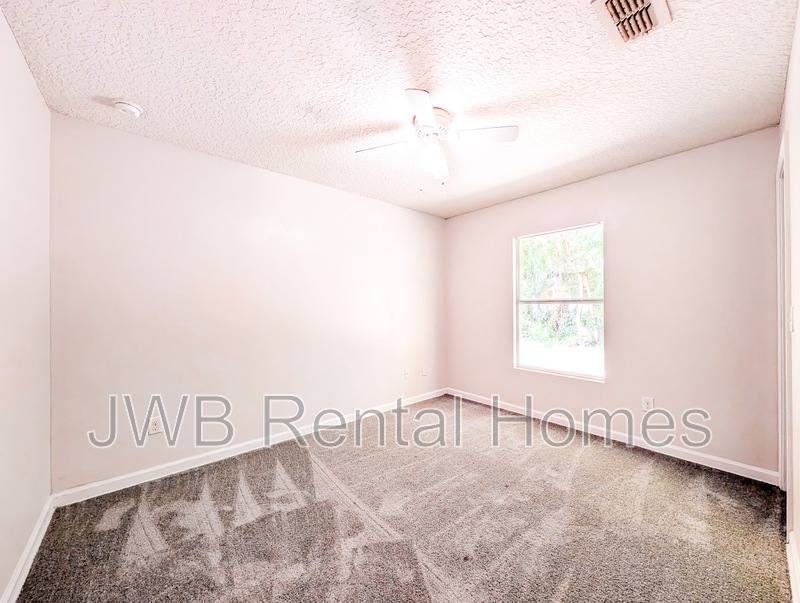 House for rent at 2037 Sessions Lane, Jacksonville, FL 32207