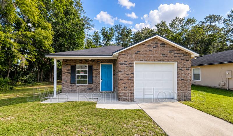 House for rent at 2037 Sessions Lane, Jacksonville, FL 32207