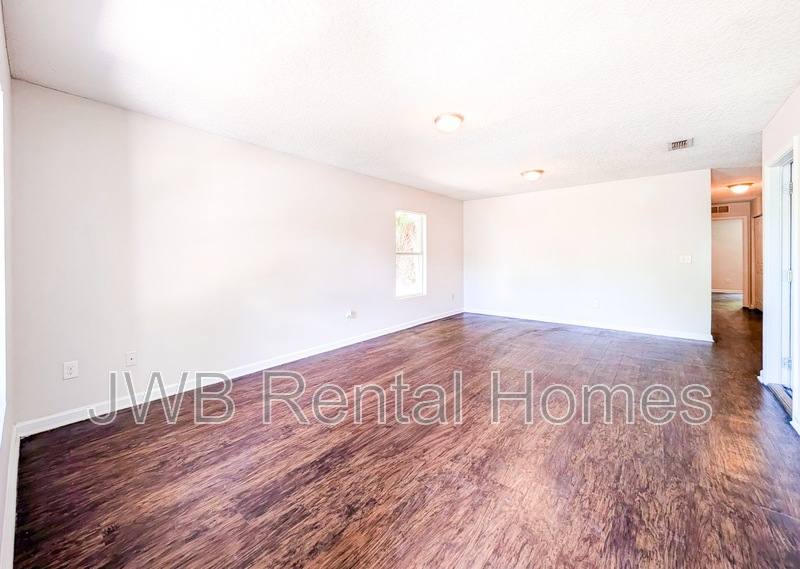 House for rent at 2037 Sessions Lane, Jacksonville, FL 32207