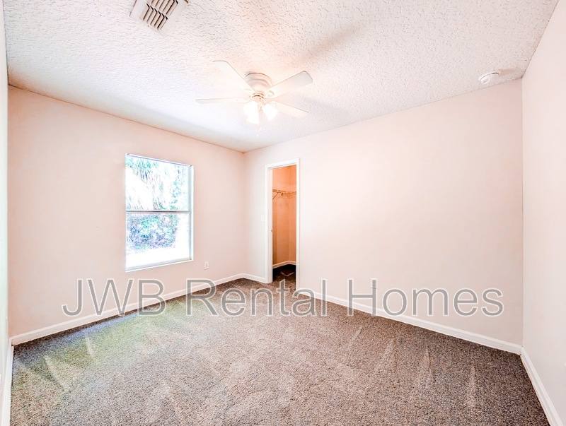 House for rent at 2037 Sessions Lane, Jacksonville, FL 32207