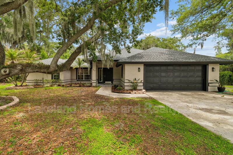 House for rent at 95 Woodside Dr, Lakeland, FL 33813