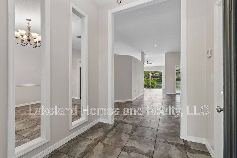 House for rent at 95 Woodside Dr, Lakeland, FL 33813