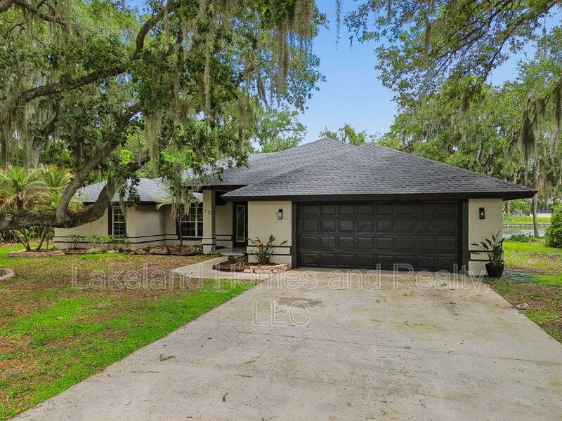 House for rent at 95 Woodside Dr, Lakeland, FL 33813