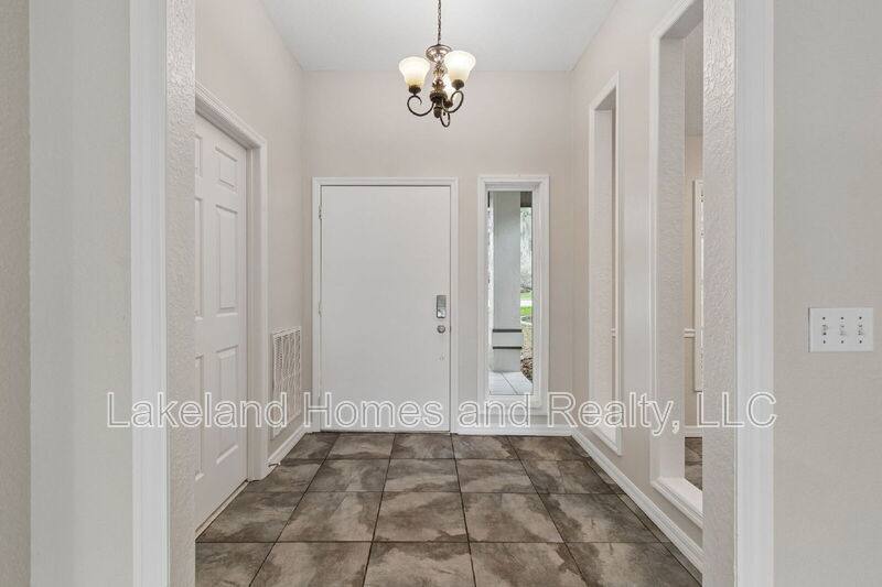 House for rent at 95 Woodside Dr, Lakeland, FL 33813