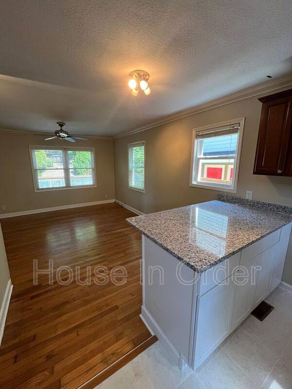 House for rent at 34 Erskine Ave, Asheville, NC 28801