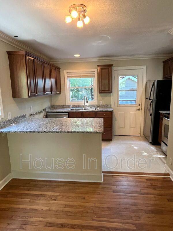 House for rent at 34 Erskine Ave, Asheville, NC 28801