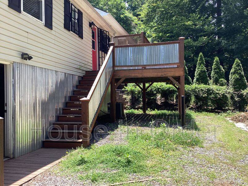 House for rent at 34 Erskine Ave, Asheville, NC 28801
