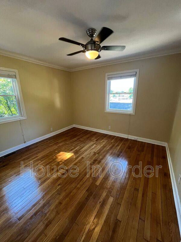 House for rent at 34 Erskine Ave, Asheville, NC 28801