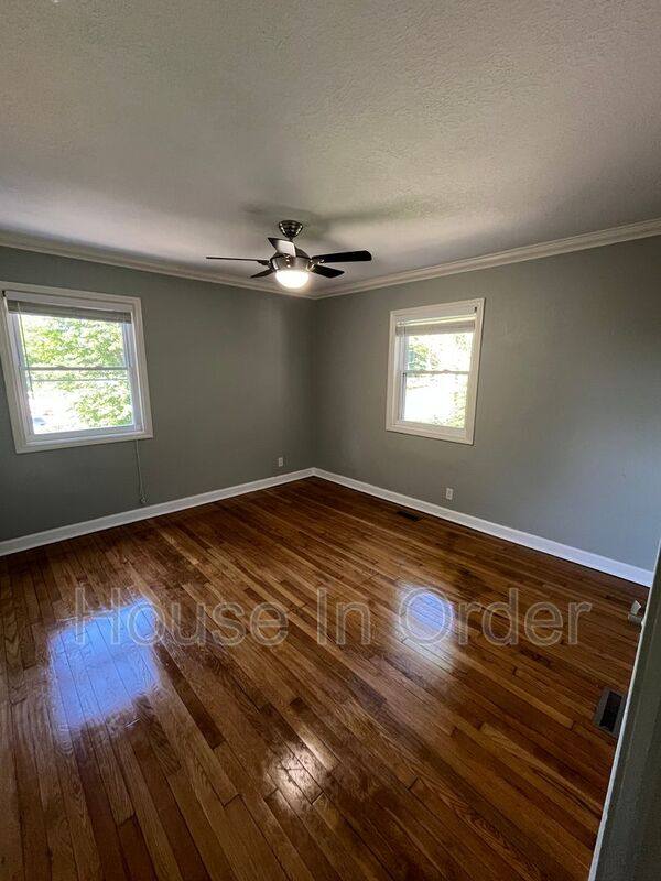House for rent at 34 Erskine Ave, Asheville, NC 28801