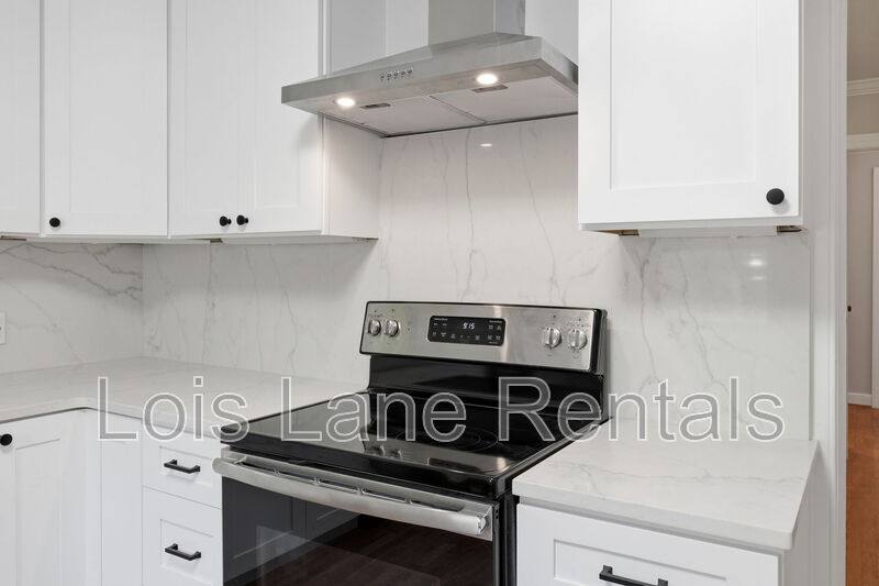House for rent at 2043 Wappoo Dr, Charleston, SC 29412