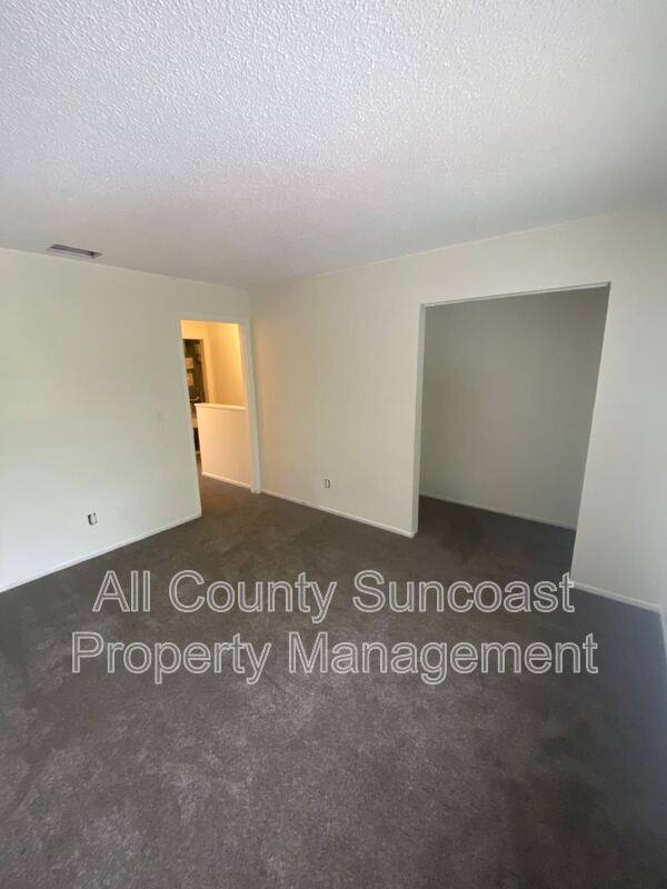 Townhouse for rent at 12133 117th St N, Largo, FL 33778