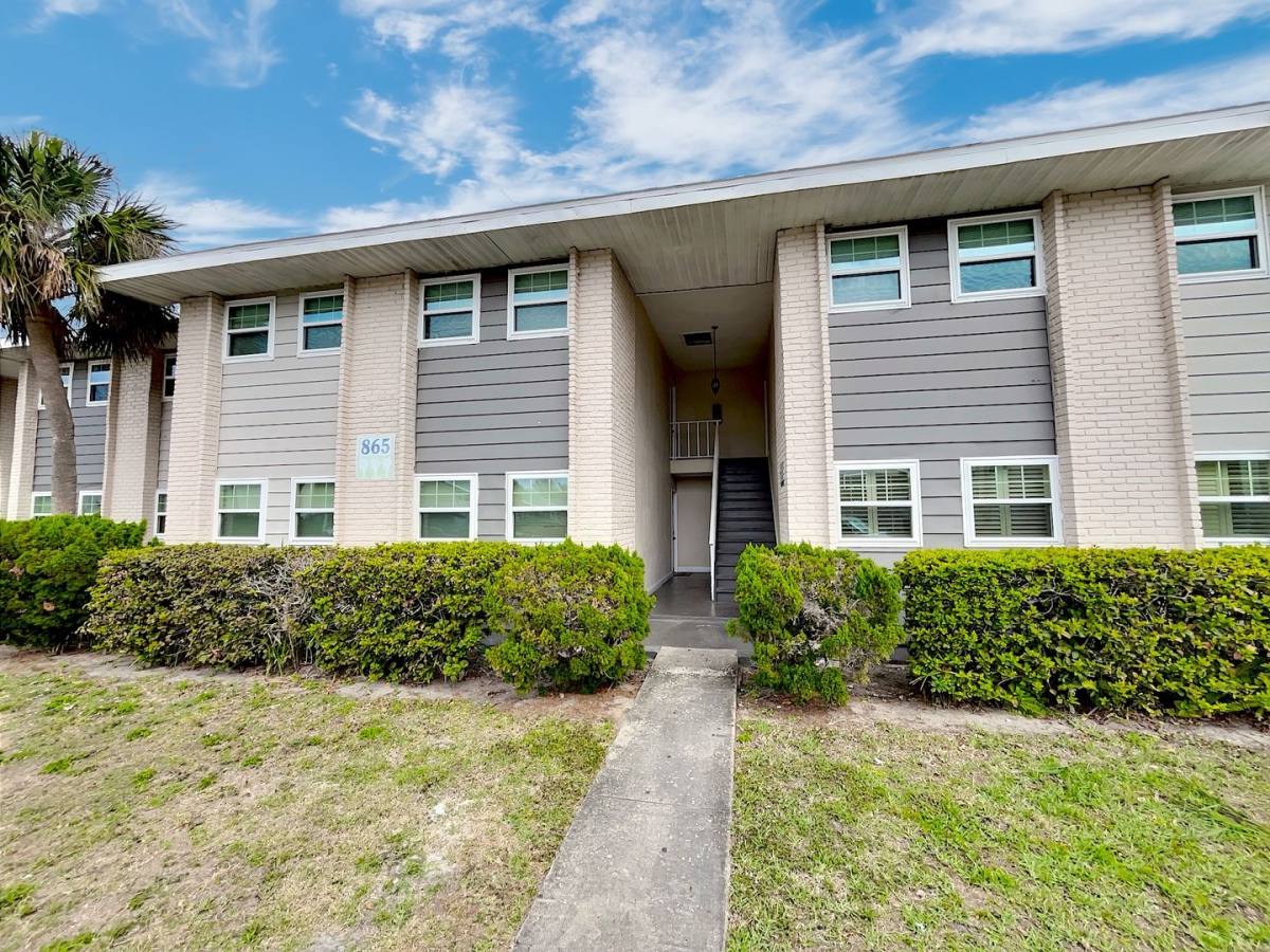 Condo for rent at 865 Sky Lake Circle, Orlando, FL 32809