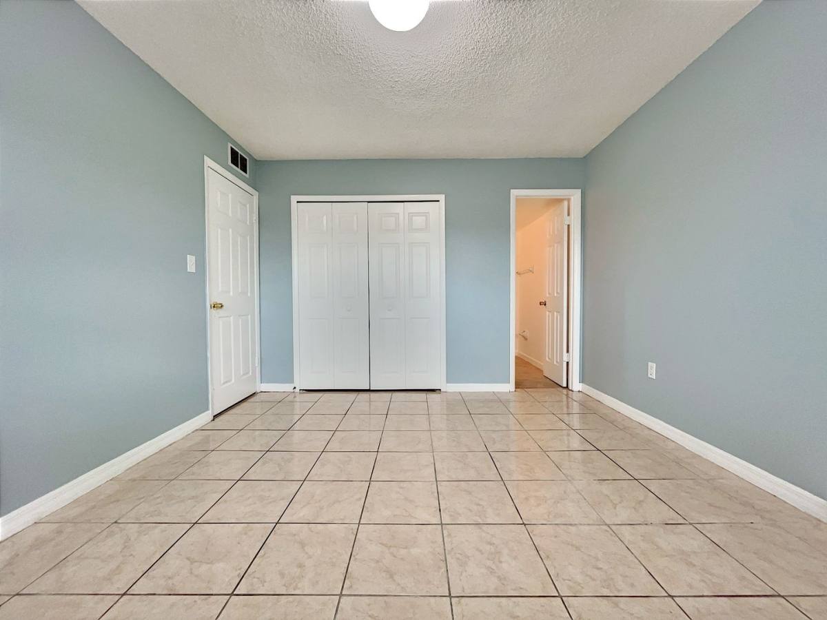 Condo for rent at 865 Sky Lake Circle, Orlando, FL 32809