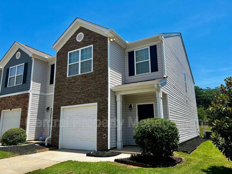 Townhouse for rent at 43 Moorlyn Lane, Greer, SC 29650