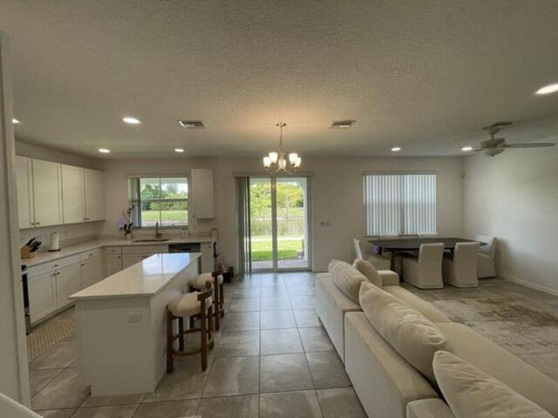 Townhouse for rent at 12885 Trevi Isle, Palm Beach Gardens, FL 33418