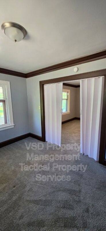 Apartment for rent at 4024 E 143 St #UP, Cleveland, OH 44128