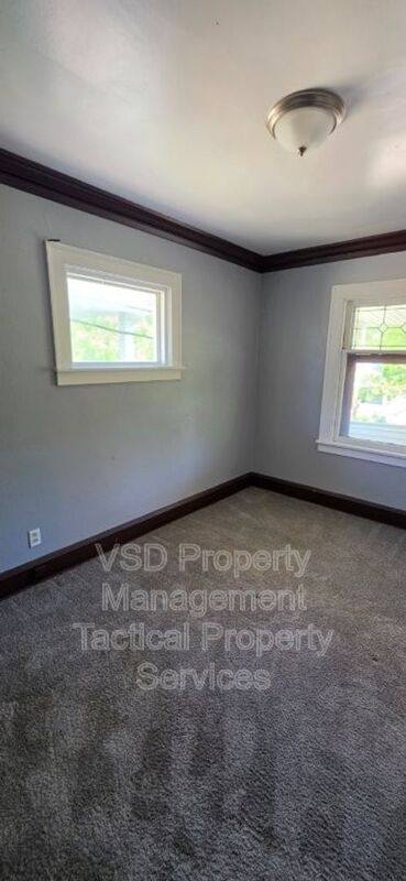 Apartment for rent at 4024 E 143 St #UP, Cleveland, OH 44128