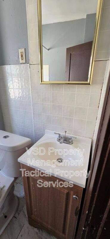 Apartment for rent at 4024 E 143 St #UP, Cleveland, OH 44128
