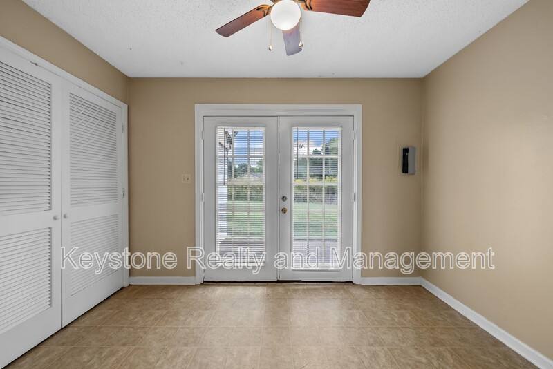 Townhouse for rent at 1070 Pembroke Oak Grove Rd #27, Oak Grove, KY 42262