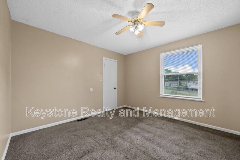 Townhouse for rent at 1070 Pembroke Oak Grove Rd #27, Oak Grove, KY 42262