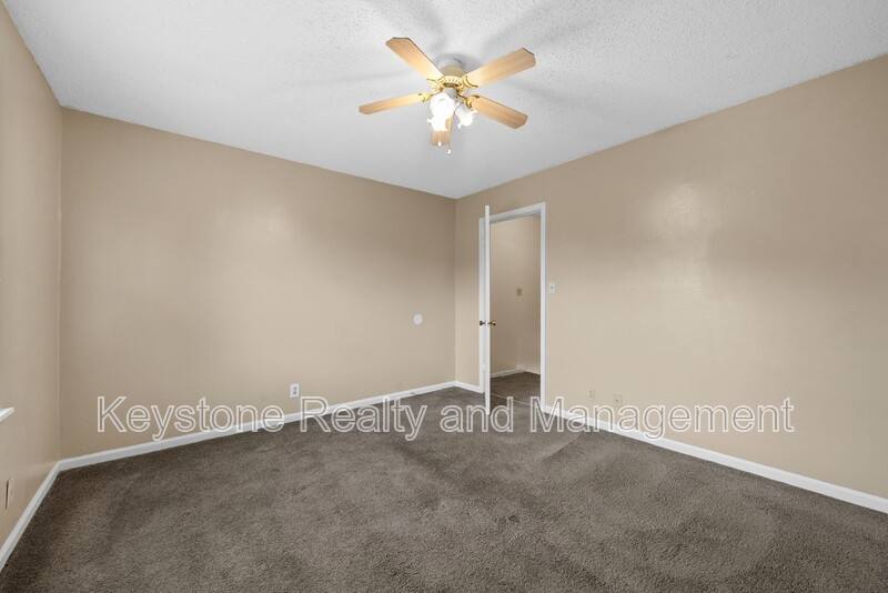 Townhouse for rent at 1070 Pembroke Oak Grove Rd #27, Oak Grove, KY 42262