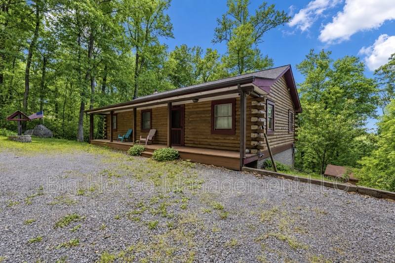 House for rent at 1155 Old Linden Rd, Linden, VA 22642