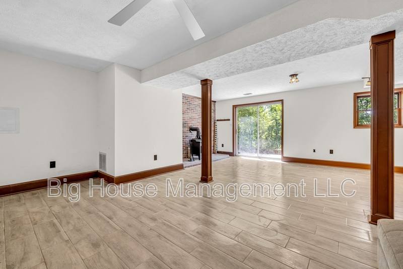 House for rent at 1155 Old Linden Rd, Linden, VA 22642