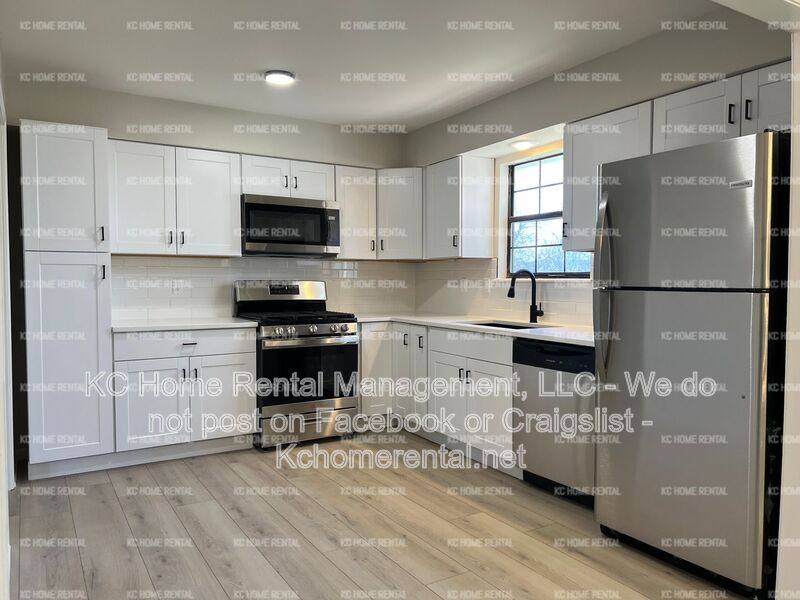House for rent at 12196 S Blackfoot Dr, Olathe, KS 66062