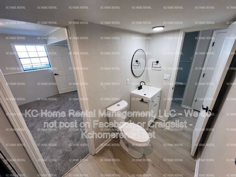 House for rent at 12196 S Blackfoot Dr, Olathe, KS 66062
