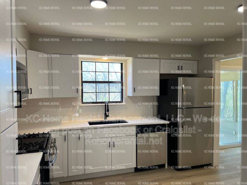 House for rent at 12196 S Blackfoot Dr, Olathe, KS 66062