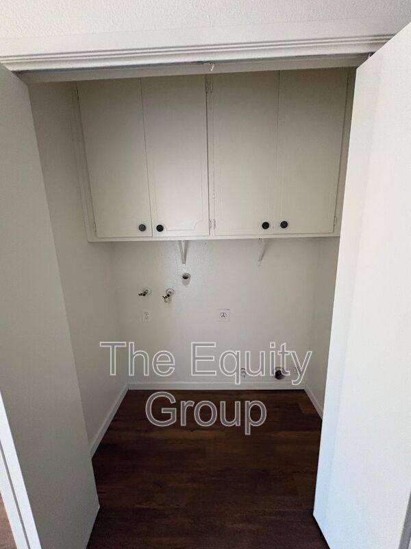 Apartment for rent at 310 1 2 N Park St, Visalia, CA 93291