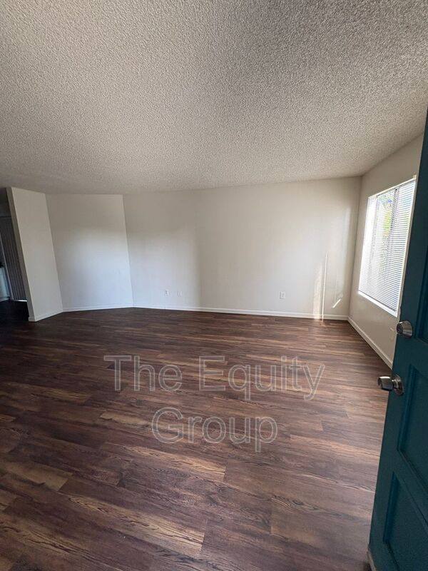 Apartment for rent at 310 1 2 N Park St, Visalia, CA 93291