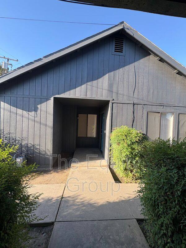 Apartment for rent at 310 1 2 N Park St, Visalia, CA 93291