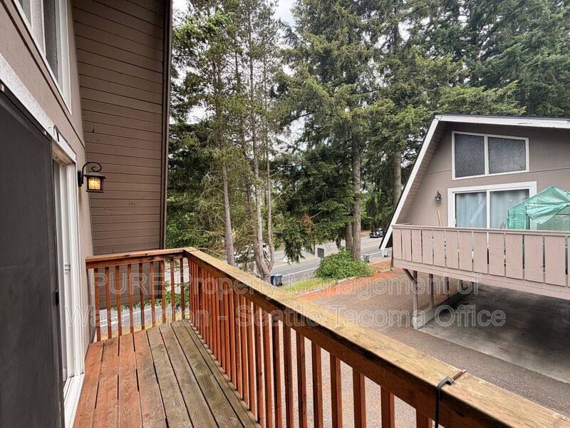 Townhouse for rent at 4351 67th Ave W #A, Tacoma, WA 98466