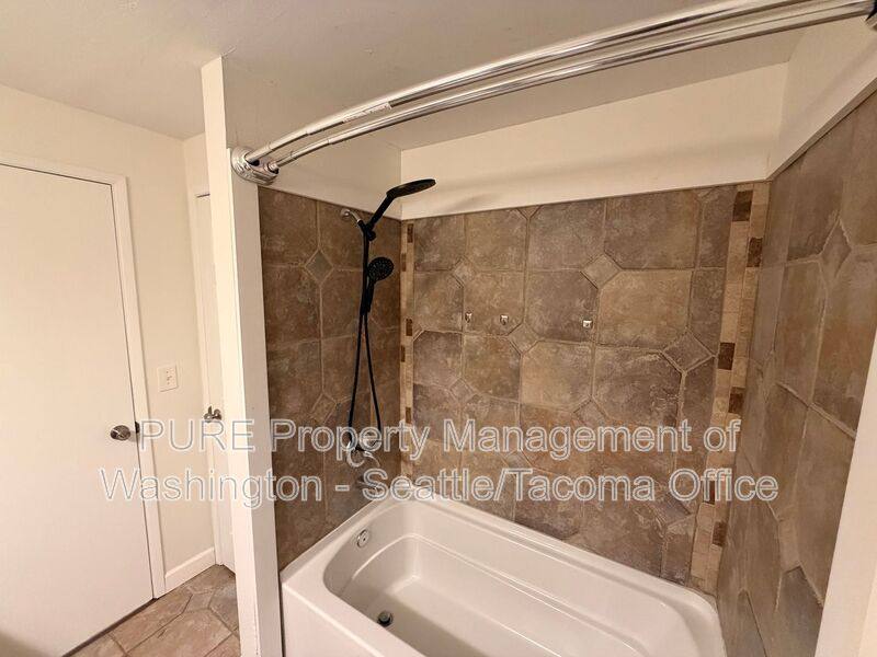 Townhouse for rent at 4351 67th Ave W #A, Tacoma, WA 98466