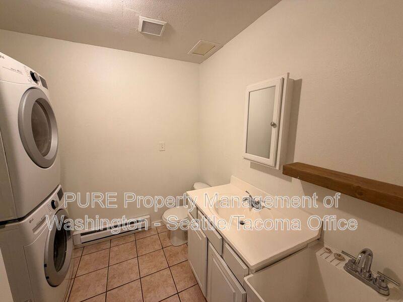 Townhouse for rent at 4351 67th Ave W #A, Tacoma, WA 98466
