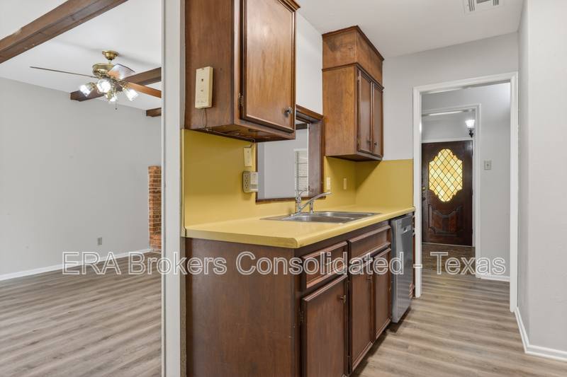 Apartment for rent at 14301 Brook Hollow, San Antonio, TX 78232