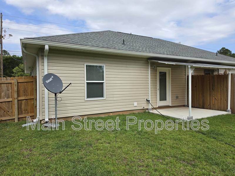 Apartment for rent at 2289 Dog Track Rd #B, Pensacola, FL 32506