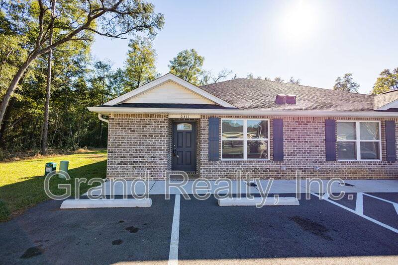 Apartment for rent at 6283 Willow Holland Lane, Milton, FL 32570