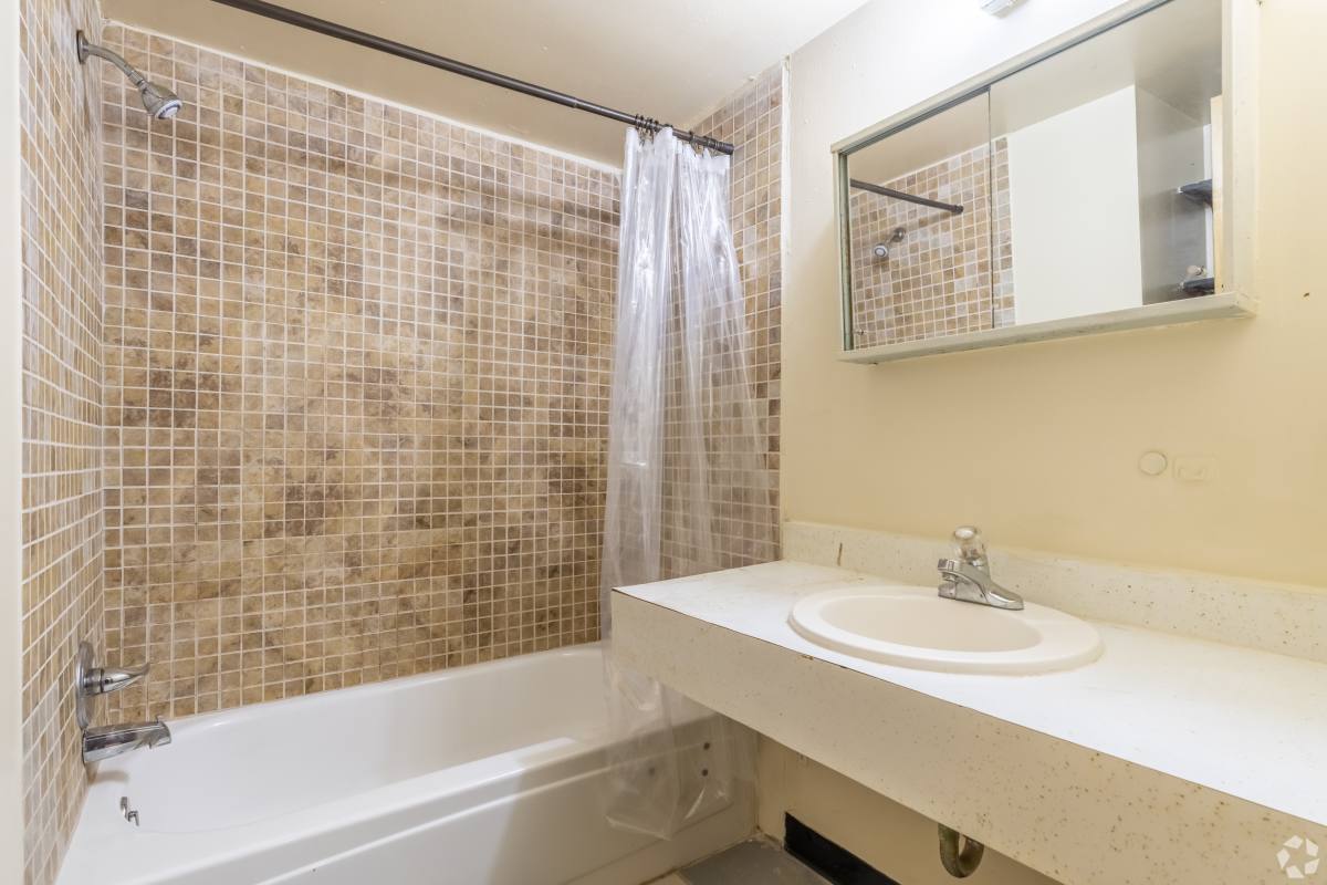 Apartment for rent at 921 S Main, Ann Arbor, MI 48104