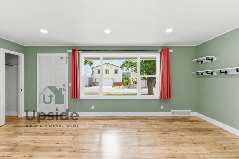 House for rent at 8719 E Valleyway Ave, Spokane, WA 99212